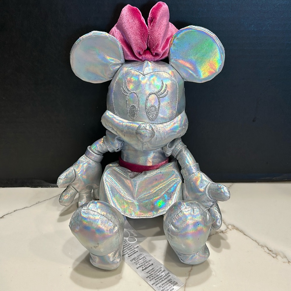 DISNEY 100 Minnie Mouse Iridescent Silver Plushie with Pink Bow 🎀